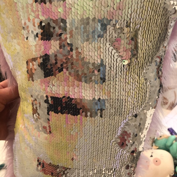 Pillows - Picture 3 of 5